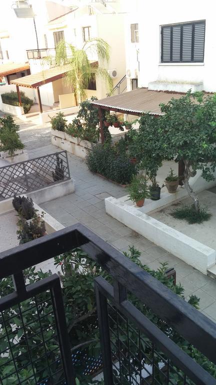 Miltos Beach House Ларнака Екстериор снимка