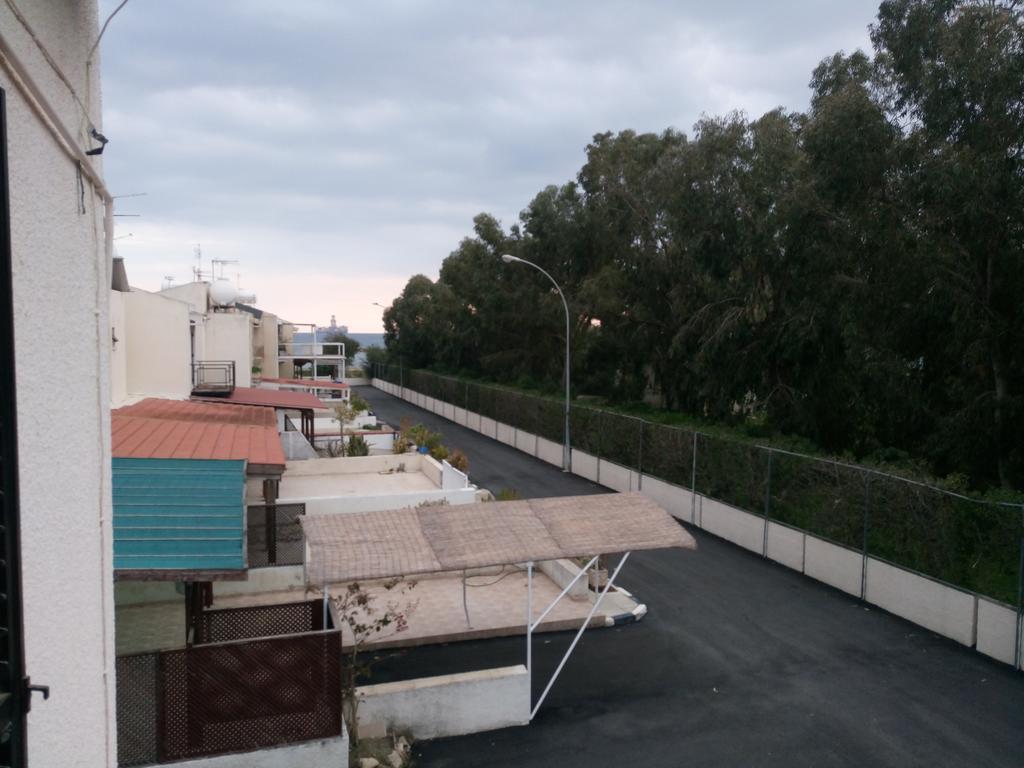 Miltos Beach House Ларнака Екстериор снимка