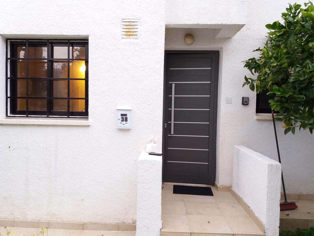 Miltos Beach House Ларнака Екстериор снимка