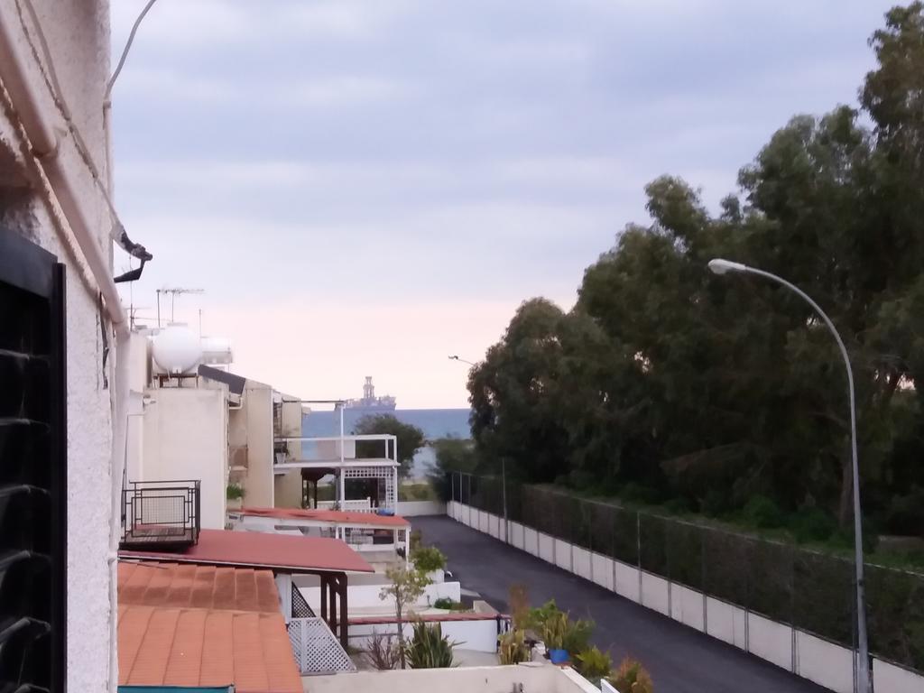 Miltos Beach House Ларнака Екстериор снимка
