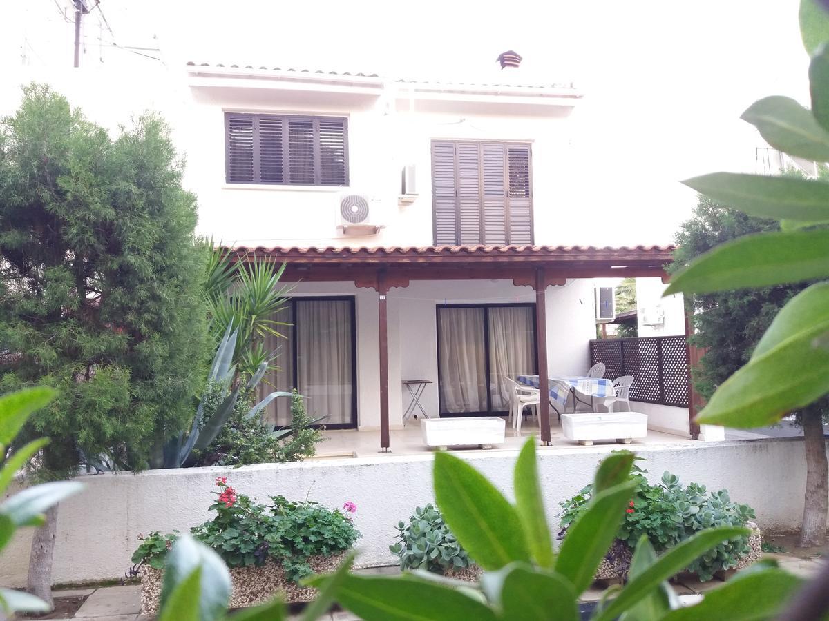 Miltos Beach House Ларнака Екстериор снимка