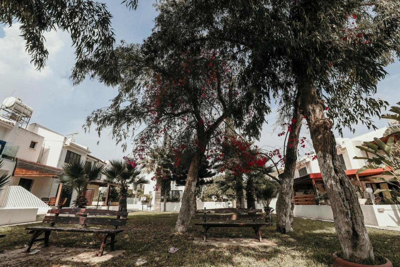 Miltos Beach House Ларнака Екстериор снимка