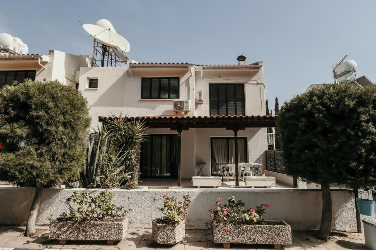 Miltos Beach House Ларнака Екстериор снимка